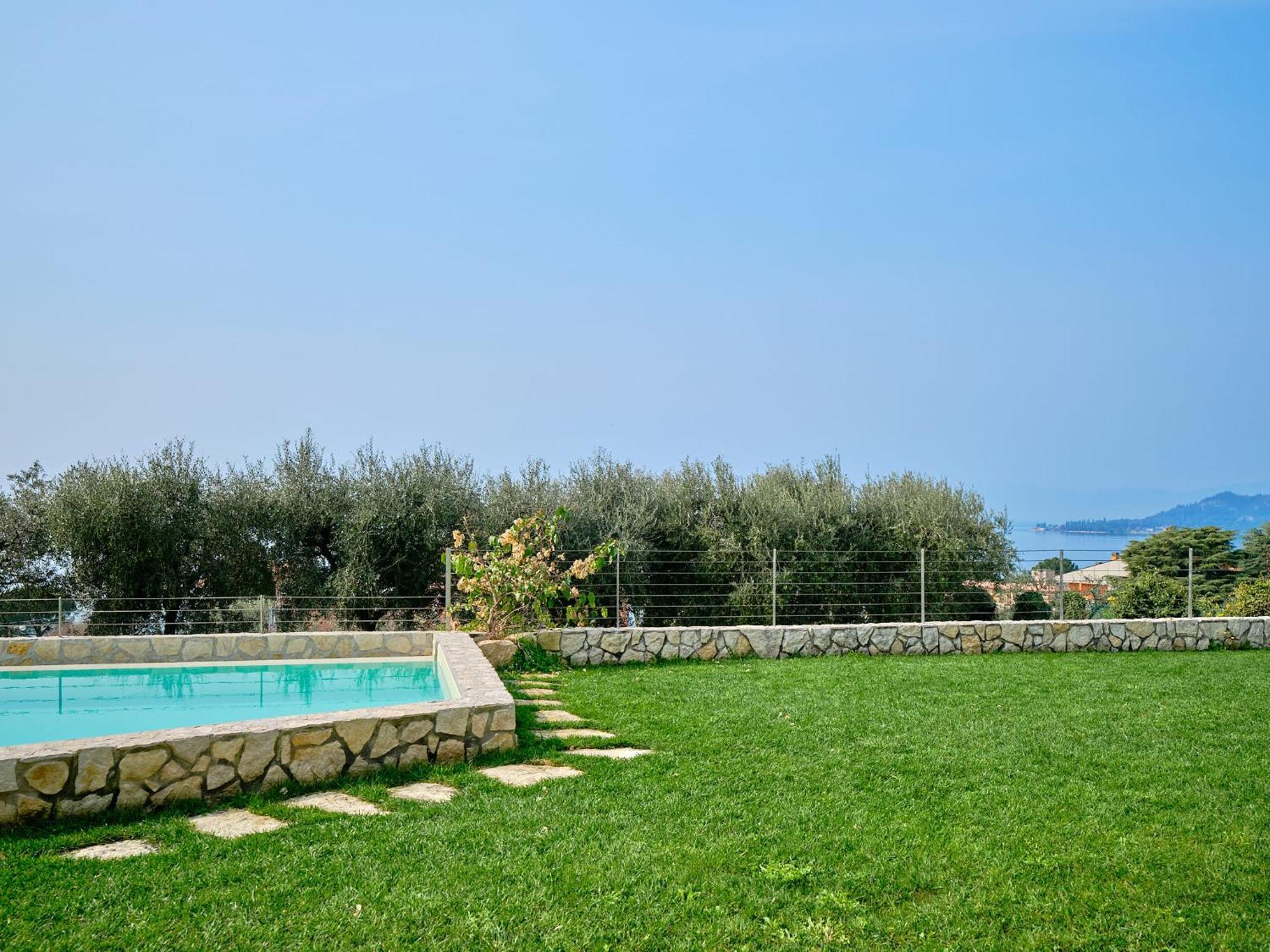 Villa Sunny Lake Suites Bardolino Buitenkant foto